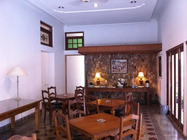 Hotel Graha Kinasih Kotabaru Yogyakarta Exterior foto